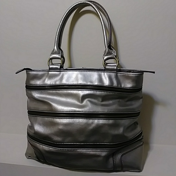 Silver lather bag in good Condition like New . - Picture 4 of 8